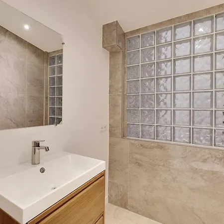 Beautiful 50 M2 In 17th - Very Neighborhood Διαμέρισμα *